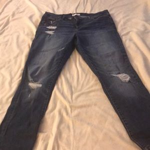 LOFT MODERN SKINNY DISTRESSED JEANS IN 31/12